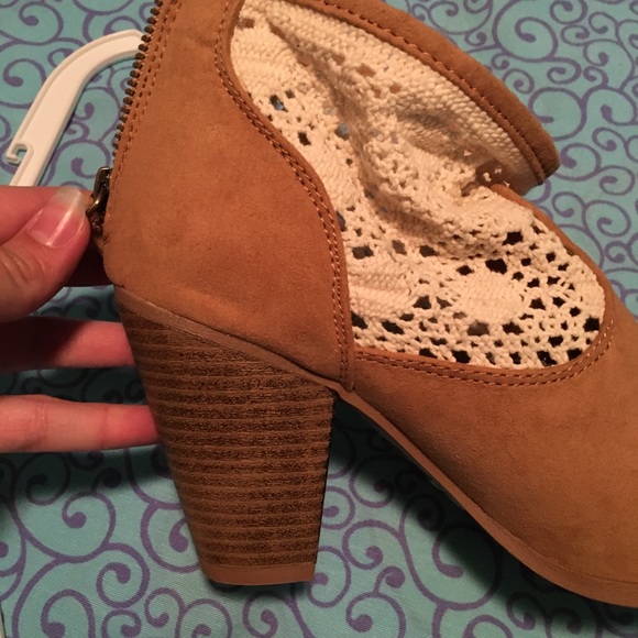 Qupid Heeled Booties 💞HP💞 - Picture 4 of 4